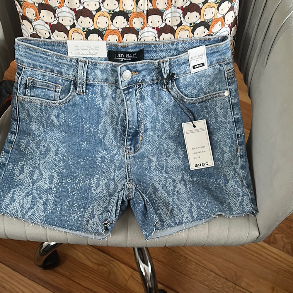 Judy Blue Blue Jean Shorts Python Cut-Off Style
